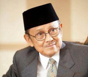 Biografi Bj Habibie Lengkap Dalam Bahasa Sunda Info Biografi